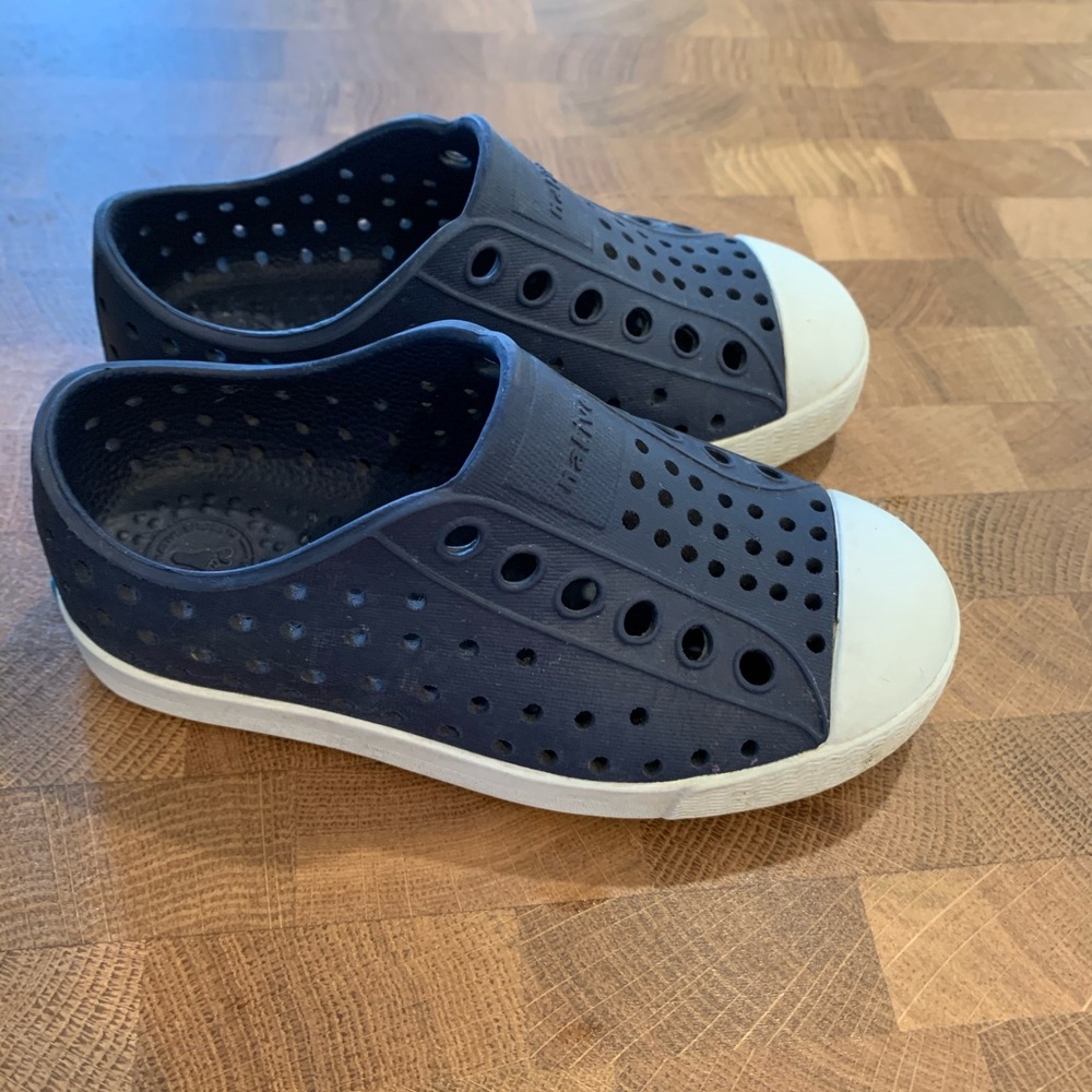Native Jefferson water friendly shoe navy